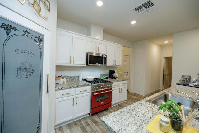 3216 Hankook Dr, Modesto, CA 95355