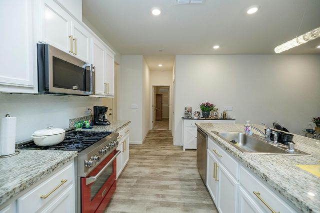 3216 Hankook Dr, Modesto, CA 95355