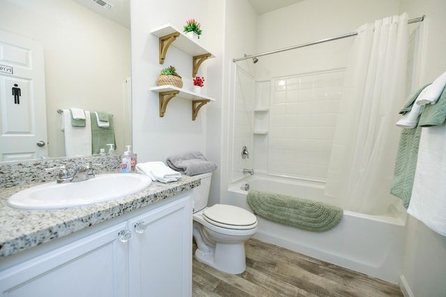 3216 Hankook Dr, Modesto, CA 95355