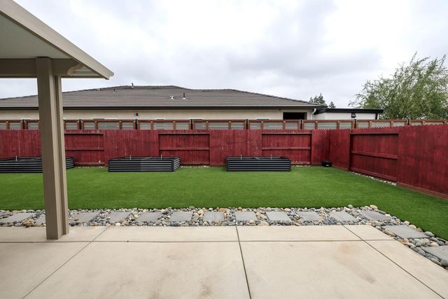 3216 Hankook Dr, Modesto, CA 95355