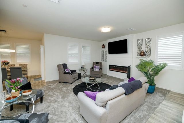 3216 Hankook Dr, Modesto, CA 95355