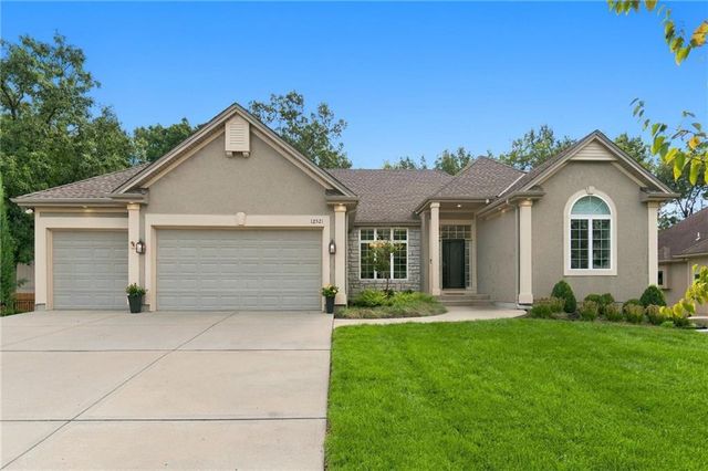 12521 Grand Avenue, Kansas City, MO 64145