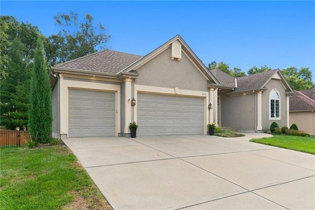 12521 Grand Avenue, Kansas City, MO 64145