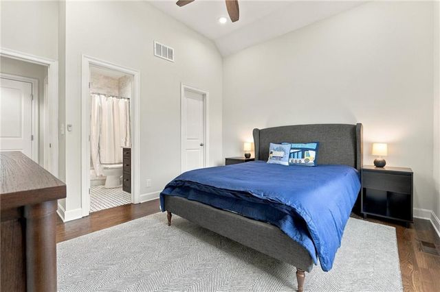 12521 Grand Avenue, Kansas City, MO 64145