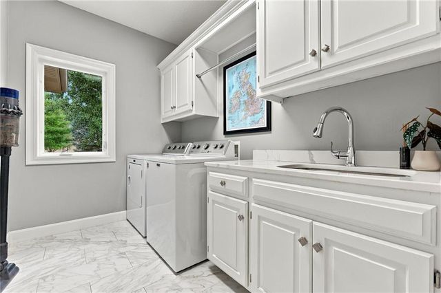 12521 Grand Avenue, Kansas City, MO 64145