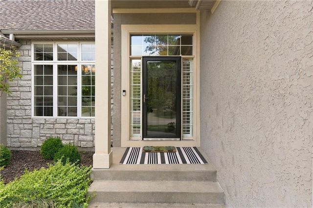 12521 Grand Avenue, Kansas City, MO 64145