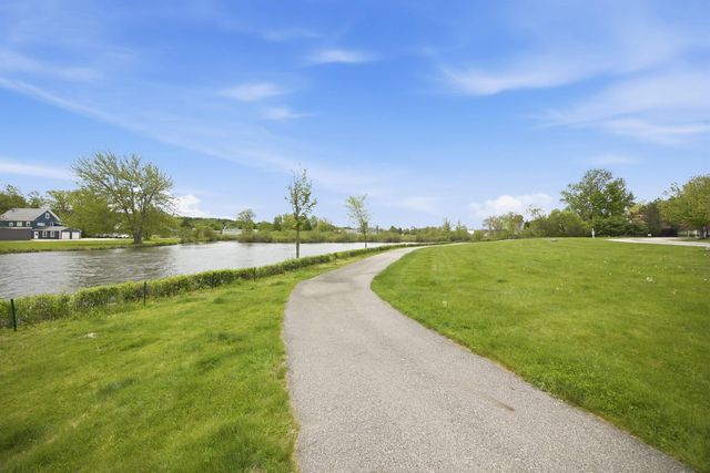66 Landing Ln Unit 306, Laconia, NH 03246
