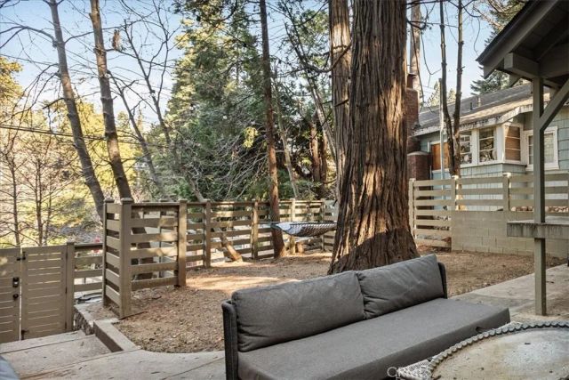 855 Lake Drive, Lake Arrowhead, CA 92352