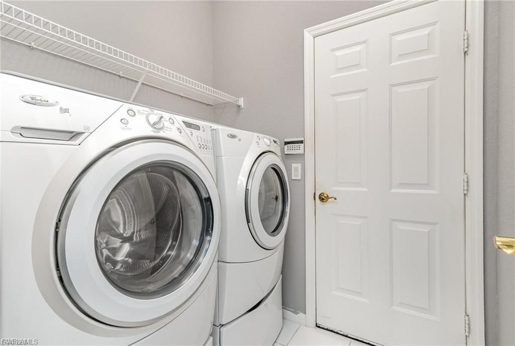 Image 14 of property listing at 2684 Sunset Lake DR, Cape Coral, FL 33909