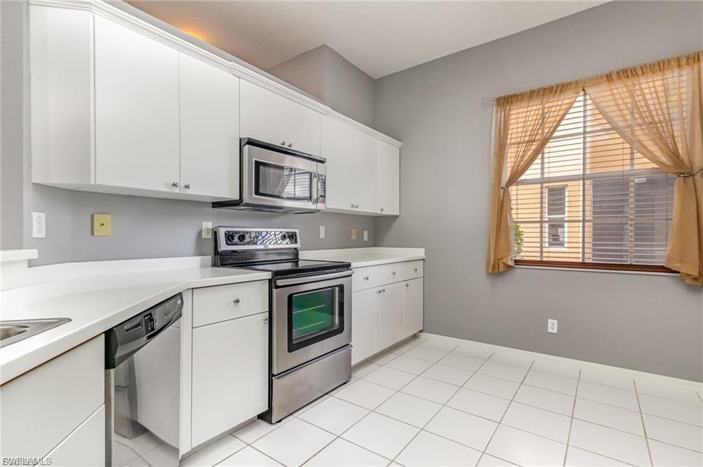 Image 4 of property listing at 2684 Sunset Lake DR, Cape Coral, FL 33909