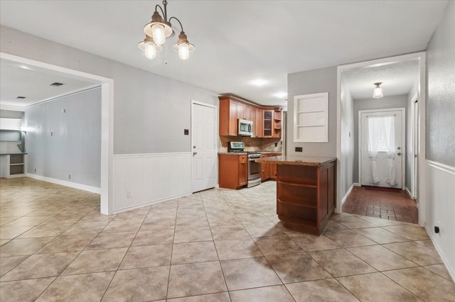 1109 S Valentine Drive, Sherman, TX 75090