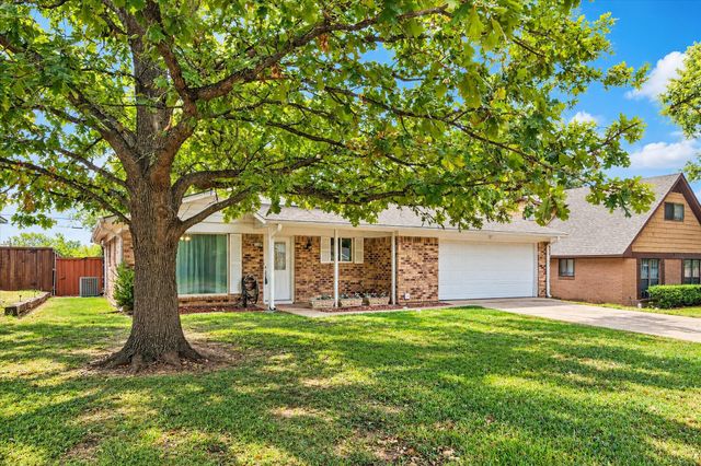 1109 S Valentine Drive, Sherman, TX 75090