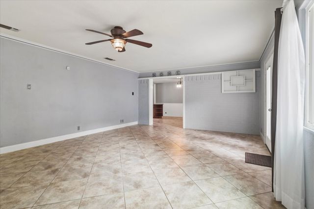 1109 S Valentine Drive, Sherman, TX 75090