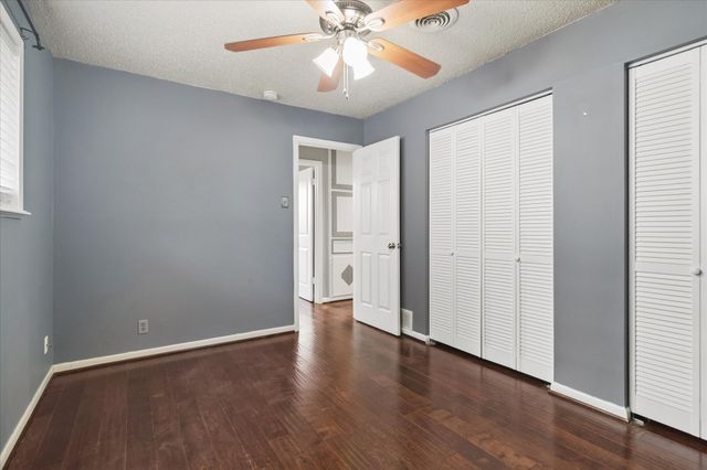 1109 S Valentine Drive, Sherman, TX 75090
