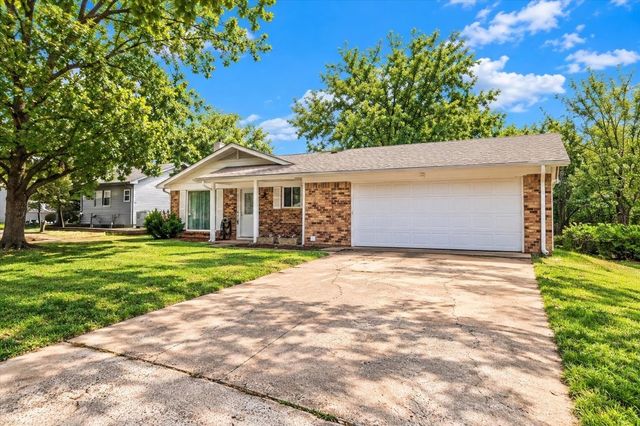 1109 S Valentine Drive, Sherman, TX 75090