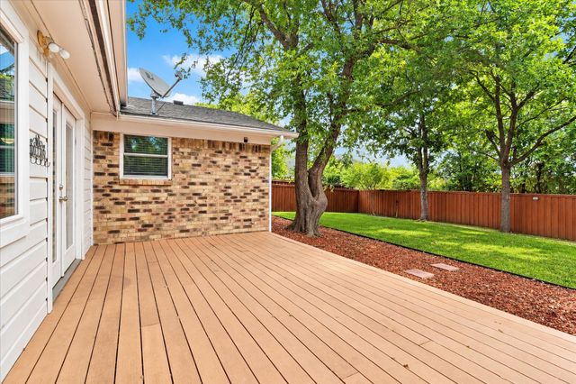 1109 S Valentine Drive, Sherman, TX 75090
