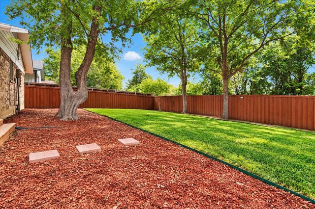 1109 S Valentine Drive, Sherman, TX 75090