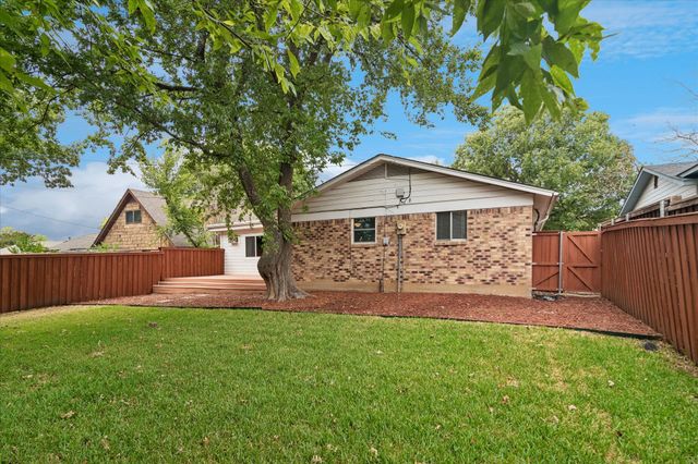 1109 S Valentine Drive, Sherman, TX 75090
