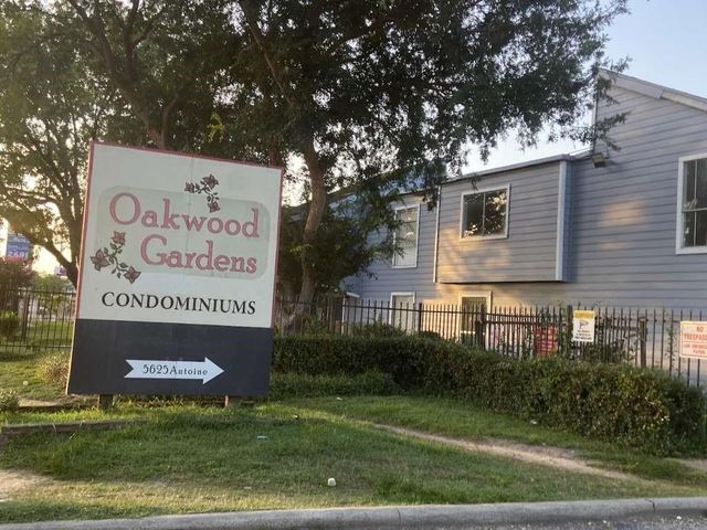 5625 Antoine Drive 404, Houston, TX 77091