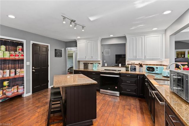 4370 Rivendell Road, Kernersville, NC 27284