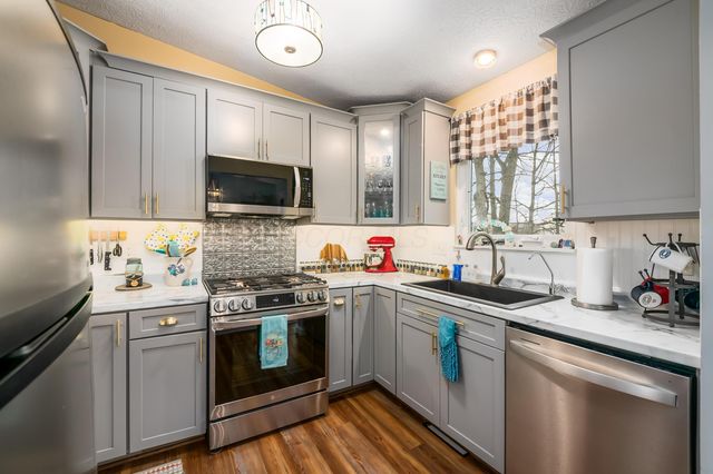 3870 Cypress Creek Drive, Columbus, OH 43228