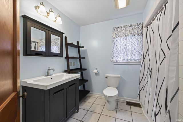 1009 N Woodburn Avenue, Bloomington, IN 47404