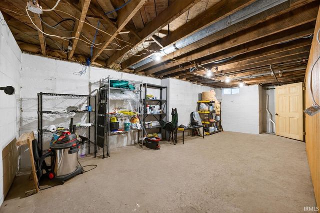 1009 N Woodburn Avenue, Bloomington, IN 47404