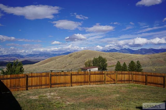 22 Sunflower Road, Salmon, ID 83467