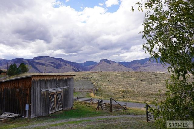 22 Sunflower Road, Salmon, ID 83467