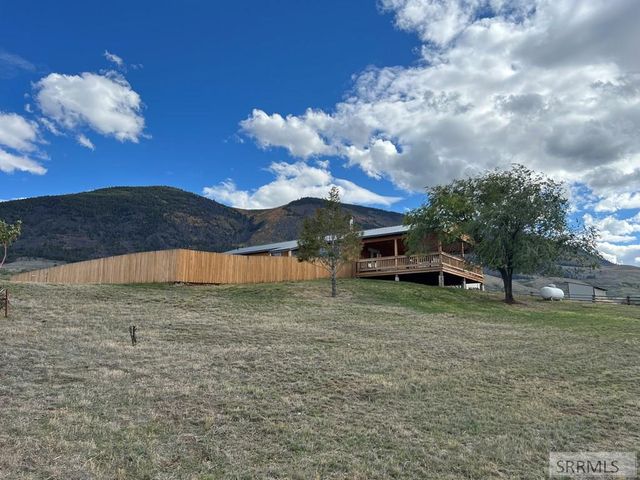 22 Sunflower Road, Salmon, ID 83467