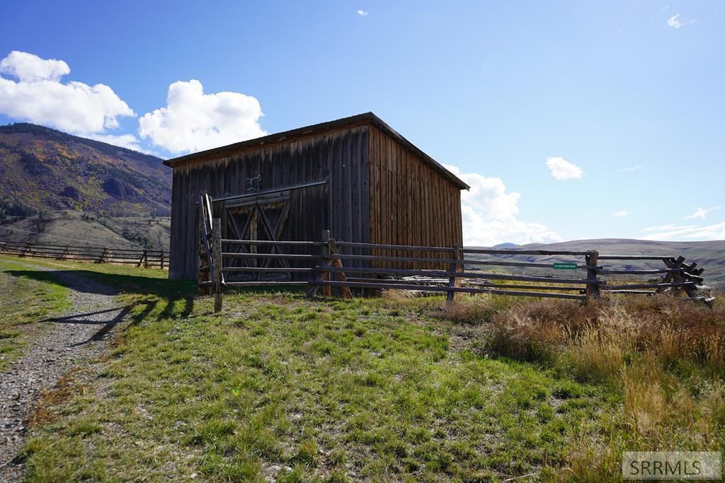 Image 4 of property listing at 22 Sunflower Road, Salmon, ID 83467