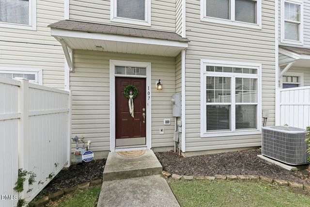 8620 Neuse Club Lane 107, Raleigh, NC 27616