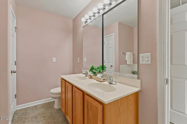 8620 Neuse Club Lane 107, Raleigh, NC 27616
