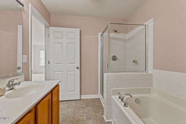 8620 Neuse Club Lane 107, Raleigh, NC 27616