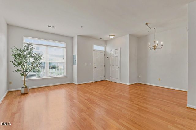 8620 Neuse Club Lane 107, Raleigh, NC 27616