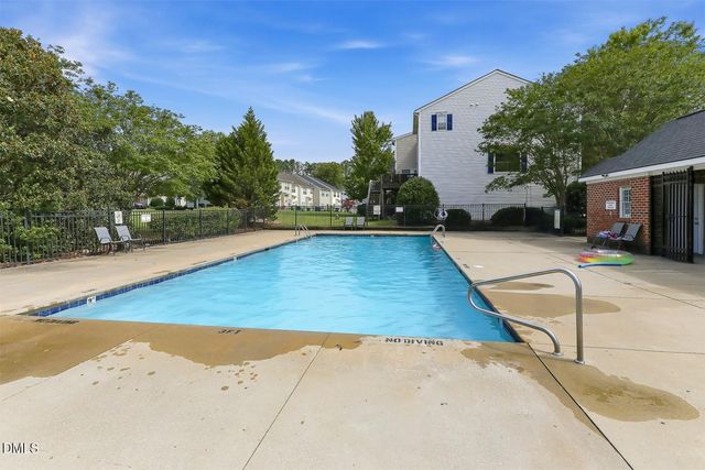 8620 Neuse Club Lane 107, Raleigh, NC 27616