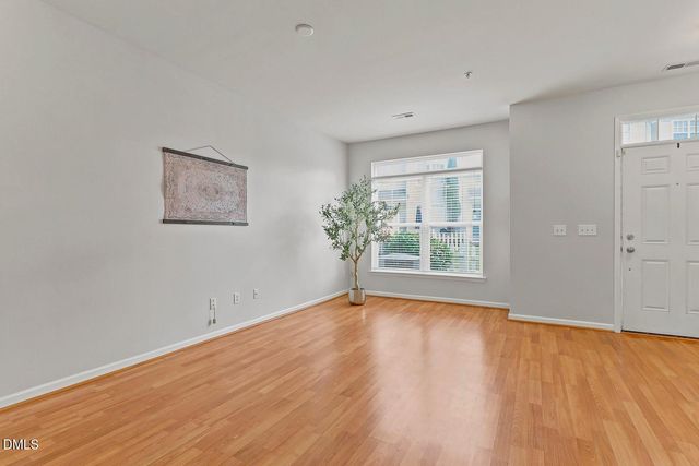 8620 Neuse Club Lane 107, Raleigh, NC 27616