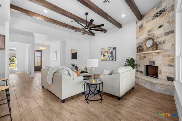 11144 Golden Eagle Avenue, Salado, TX 76571