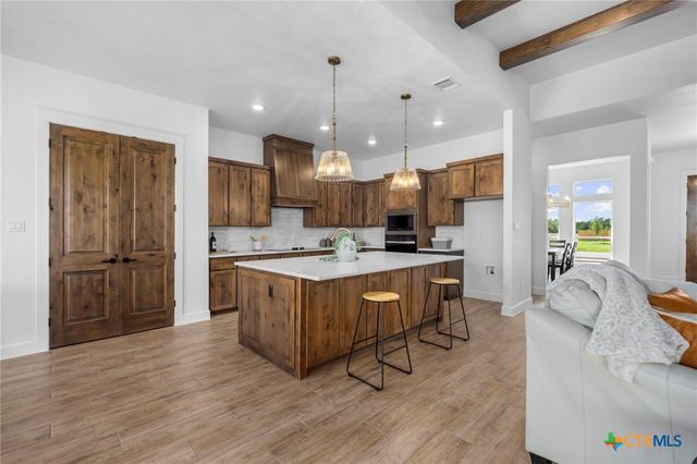 11144 Golden Eagle Avenue, Salado, TX 76571