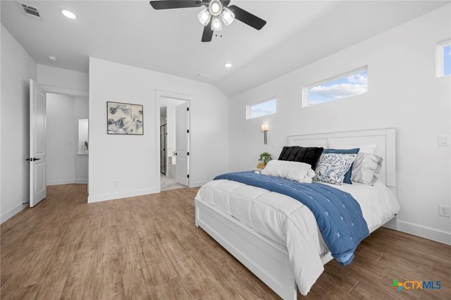 11144 Golden Eagle Avenue, Salado, TX 76571