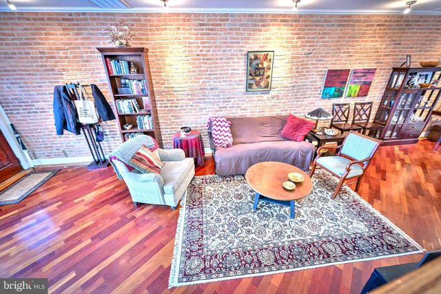 240 WILSON ST, Baltimore, MD 21217
