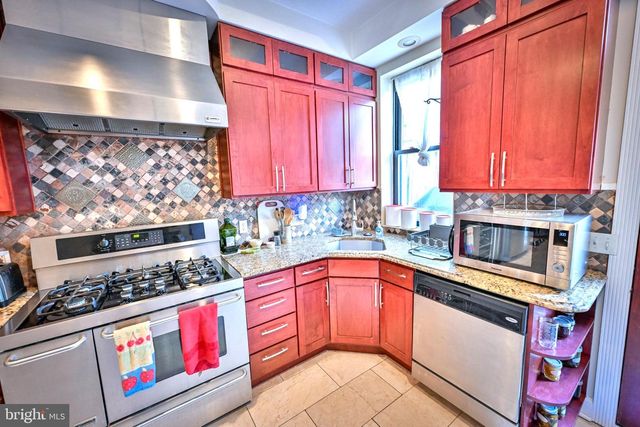 240 WILSON ST, Baltimore, MD 21217