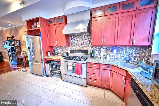 240 WILSON ST, Baltimore, MD 21217