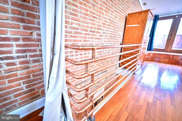 240 WILSON ST, Baltimore, MD 21217