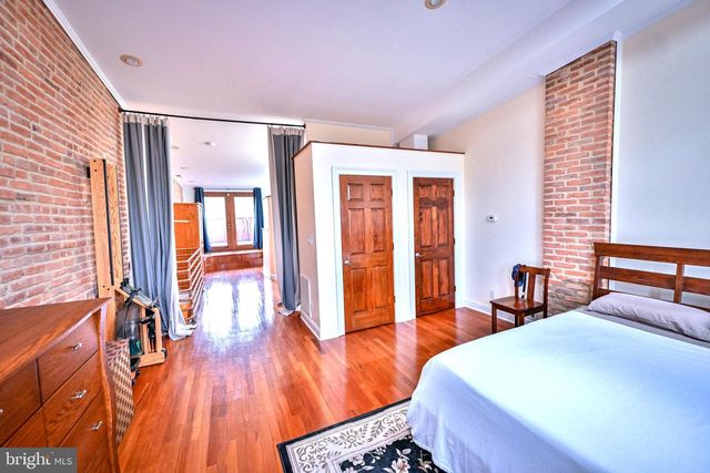 240 WILSON ST, Baltimore, MD 21217