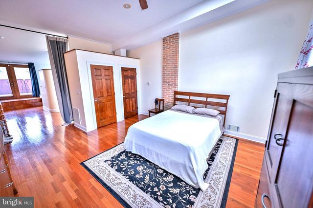 240 WILSON ST, Baltimore, MD 21217