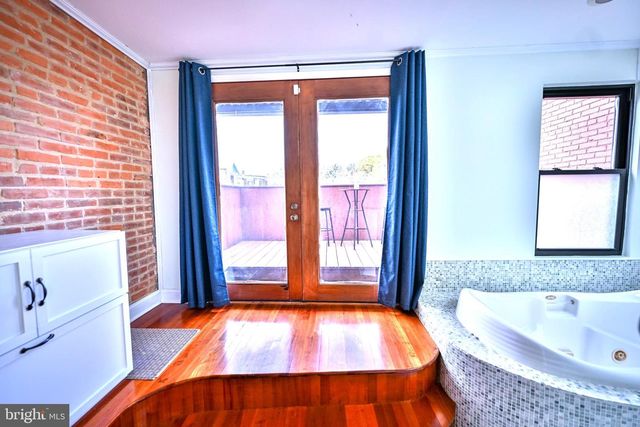 240 WILSON ST, Baltimore, MD 21217