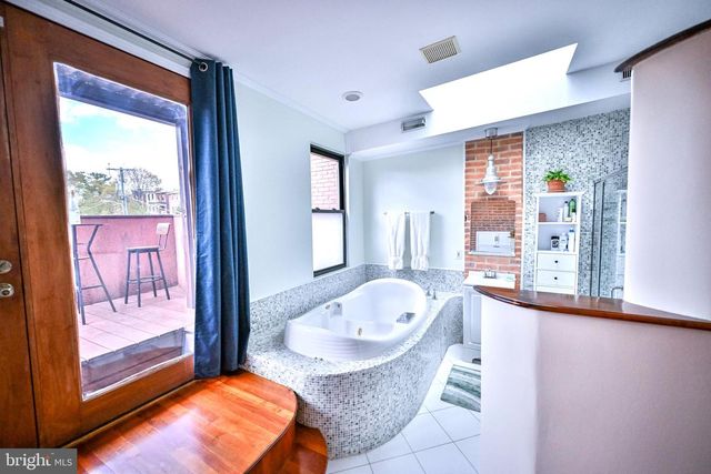 240 WILSON ST, Baltimore, MD 21217