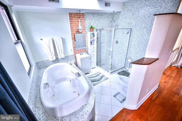 240 WILSON ST, Baltimore, MD 21217