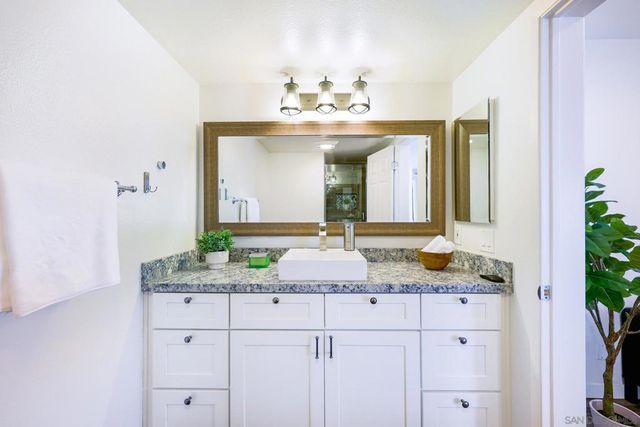 440 Citracado Parkway 5, Escondido, CA 92025